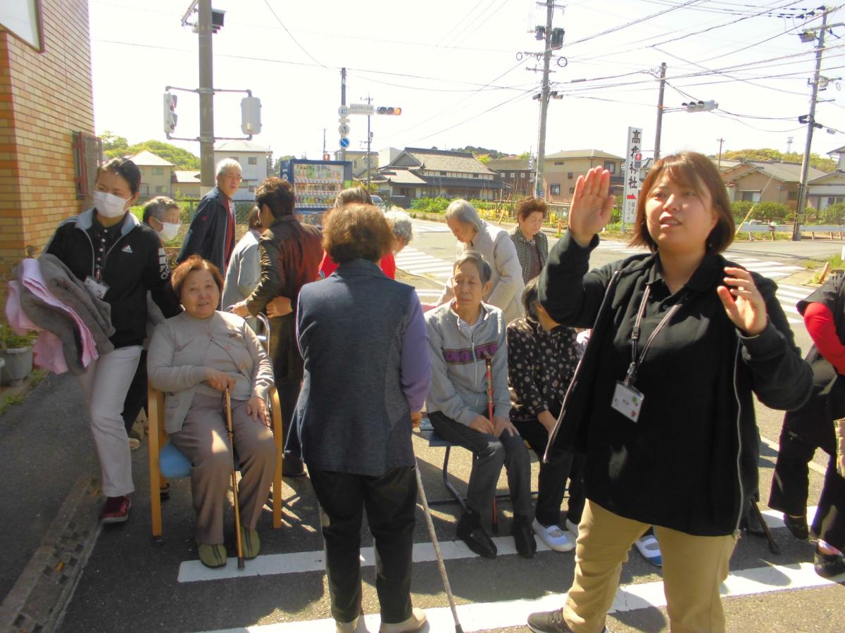 室外の避難誘導状況