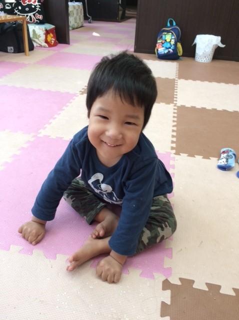 少しの時間なら支えがなくても座れるようになりました