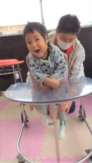 足の踏みかえが出来るようになってきました