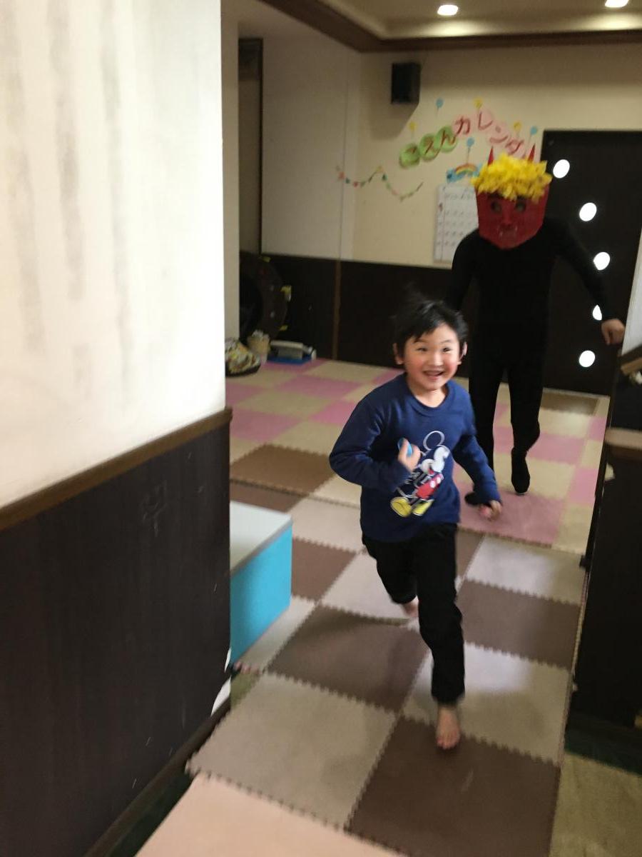 追いかけられてるのになぜか楽しそう、、、