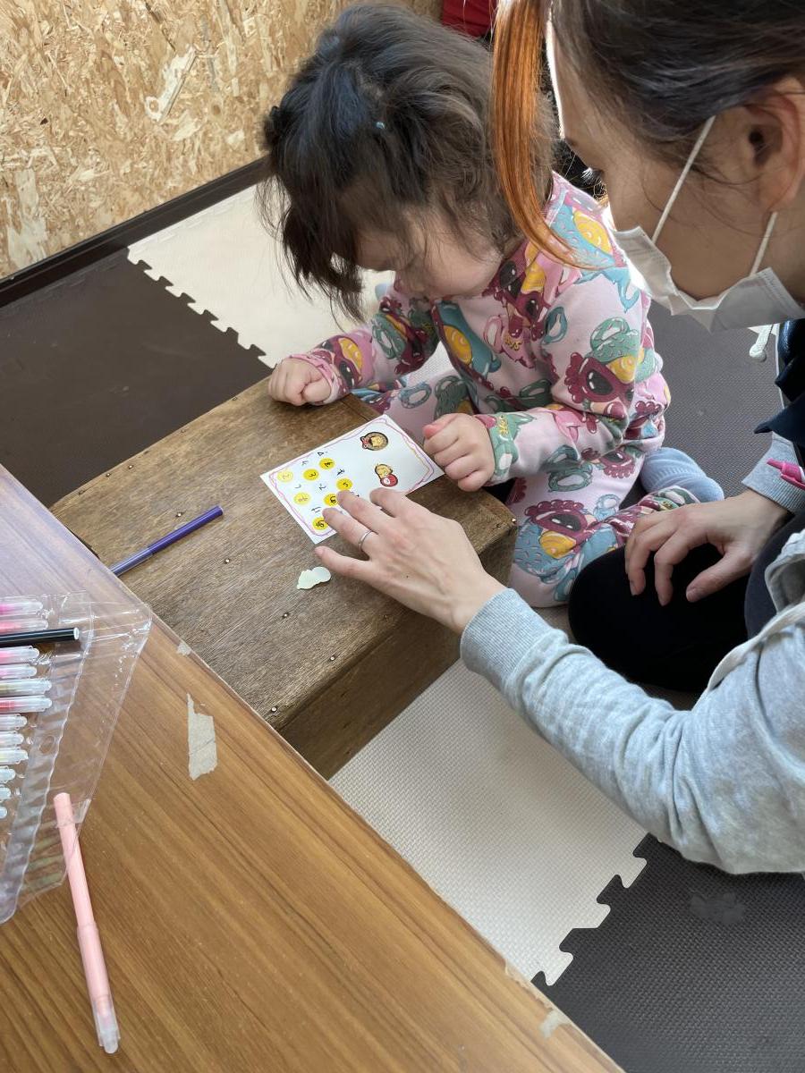 字が書けない児童には完成できる手段を使って！